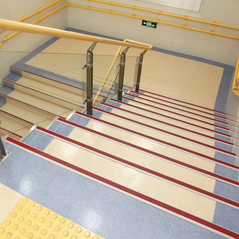 why use vinyl floors in hospitals？